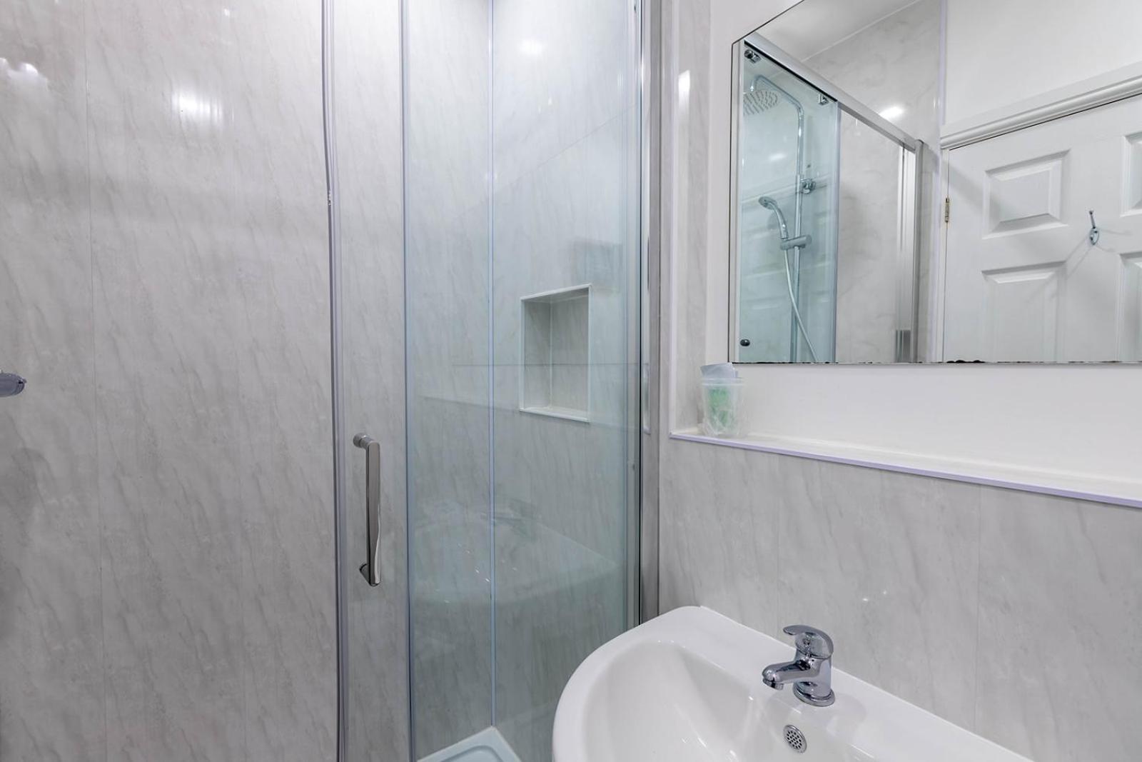 Windermere Studio Rooms - With Free Car Parking Onsite Zewnętrze zdjęcie