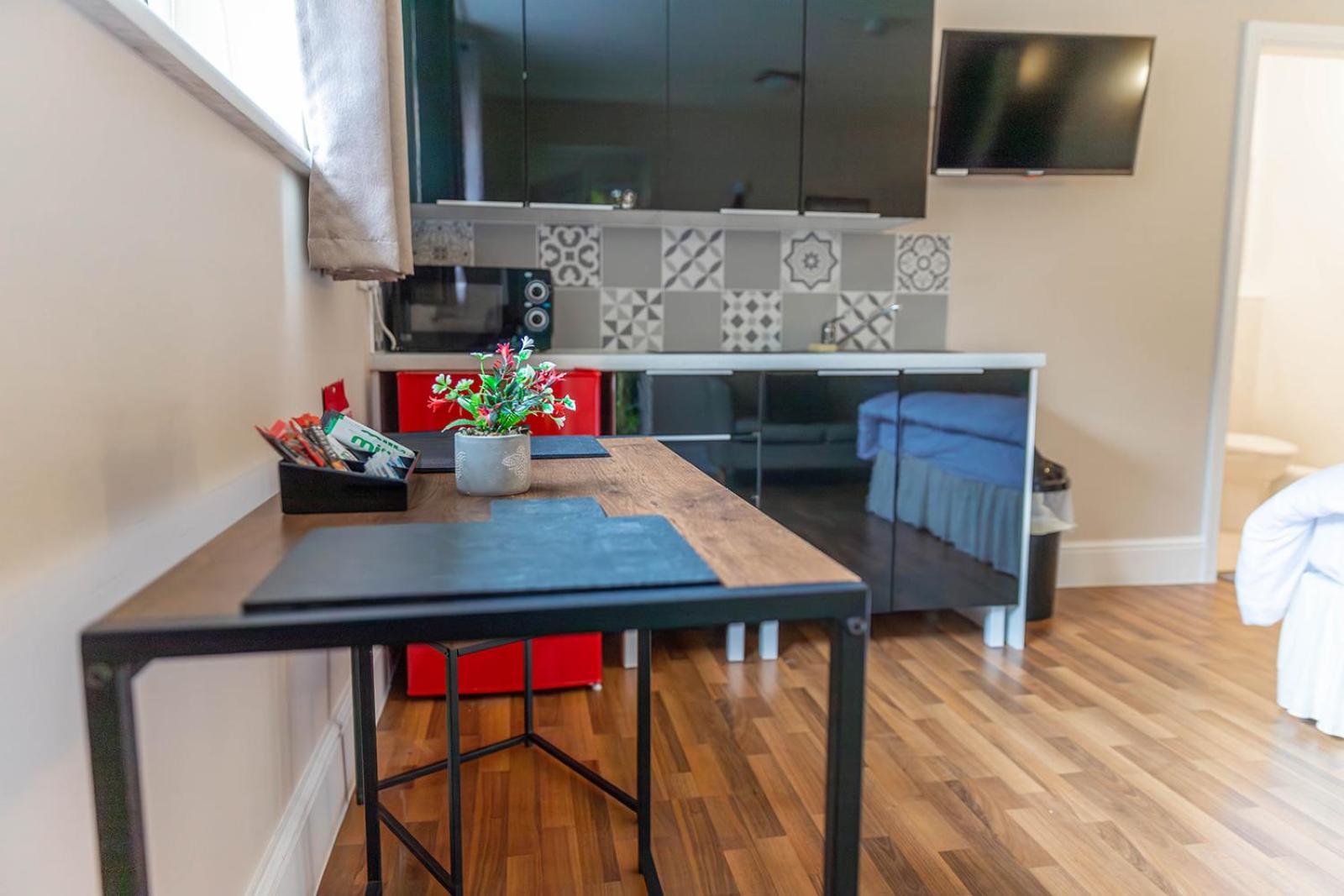 Windermere Studio Rooms - With Free Car Parking Onsite Zewnętrze zdjęcie