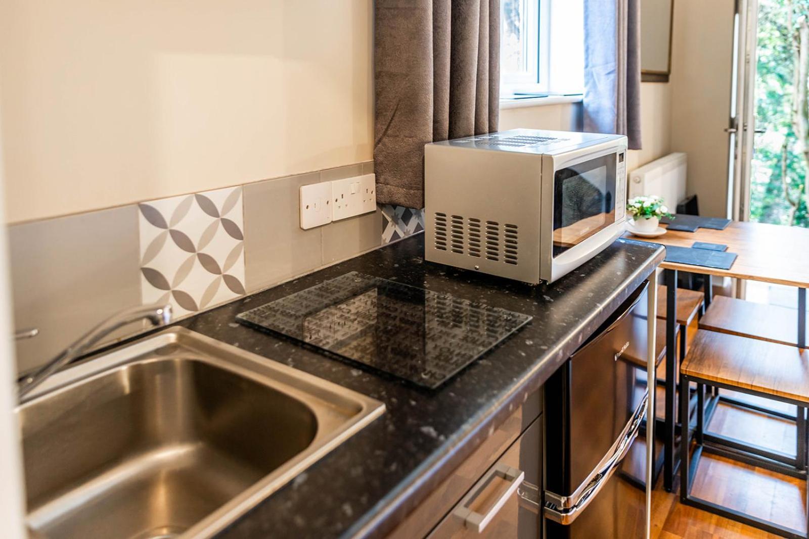 Windermere Studio Rooms - With Free Car Parking Onsite Zewnętrze zdjęcie