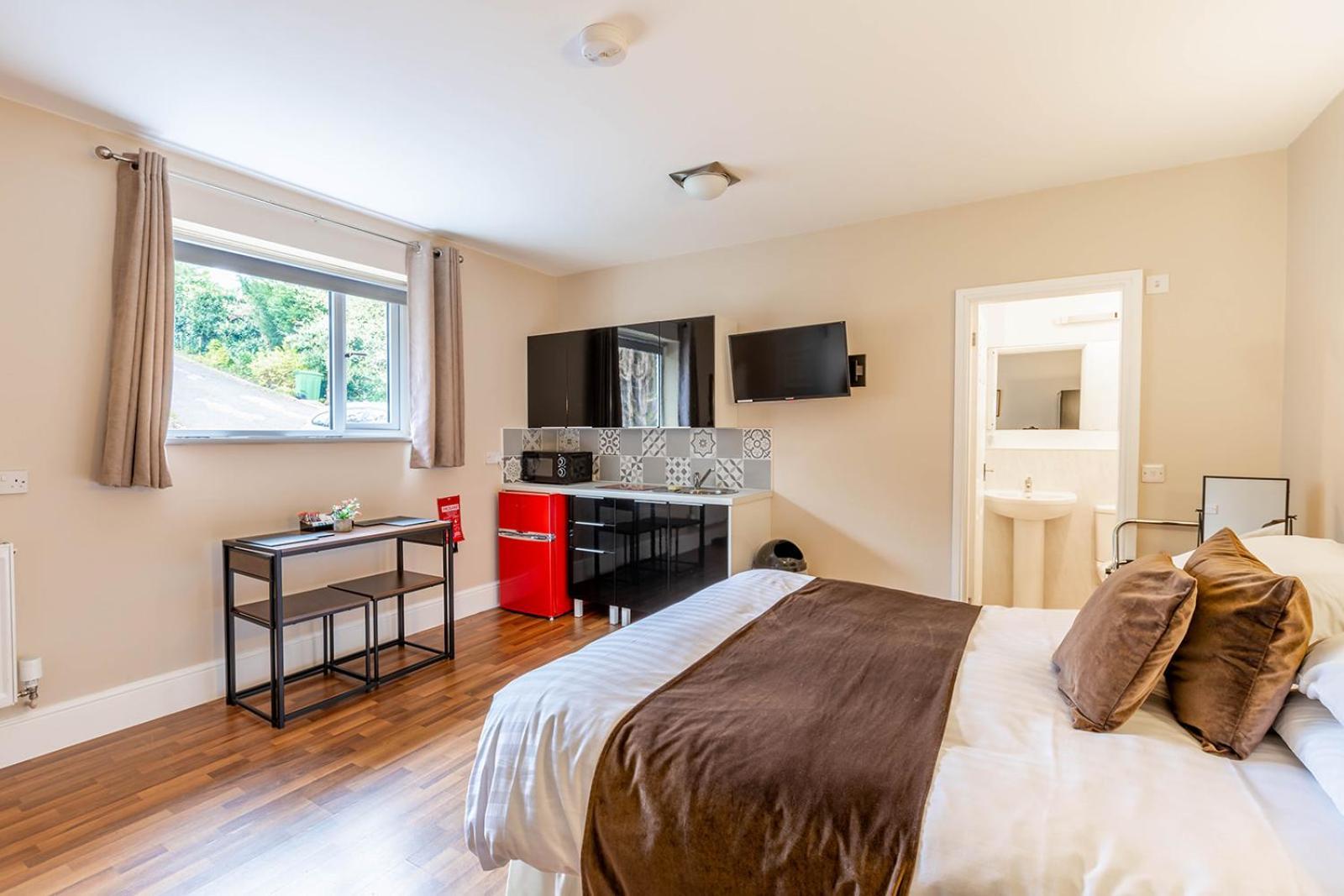 Windermere Studio Rooms - With Free Car Parking Onsite Zewnętrze zdjęcie