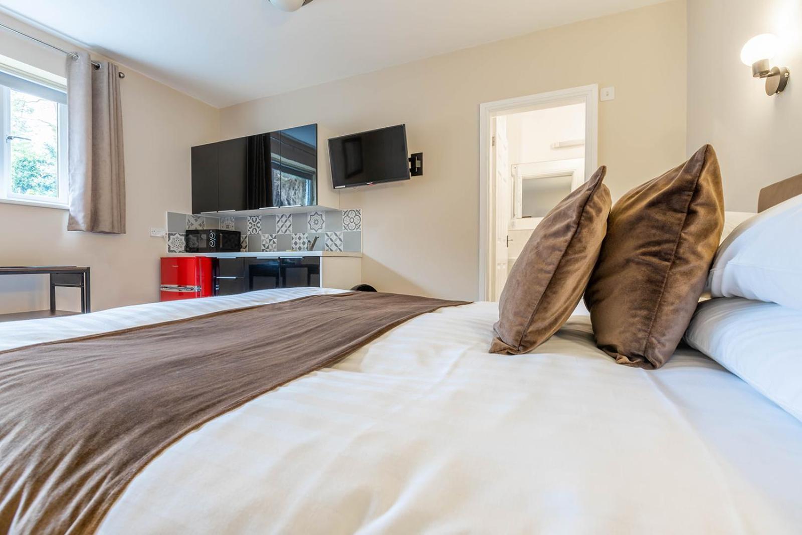 Windermere Studio Rooms - With Free Car Parking Onsite Zewnętrze zdjęcie