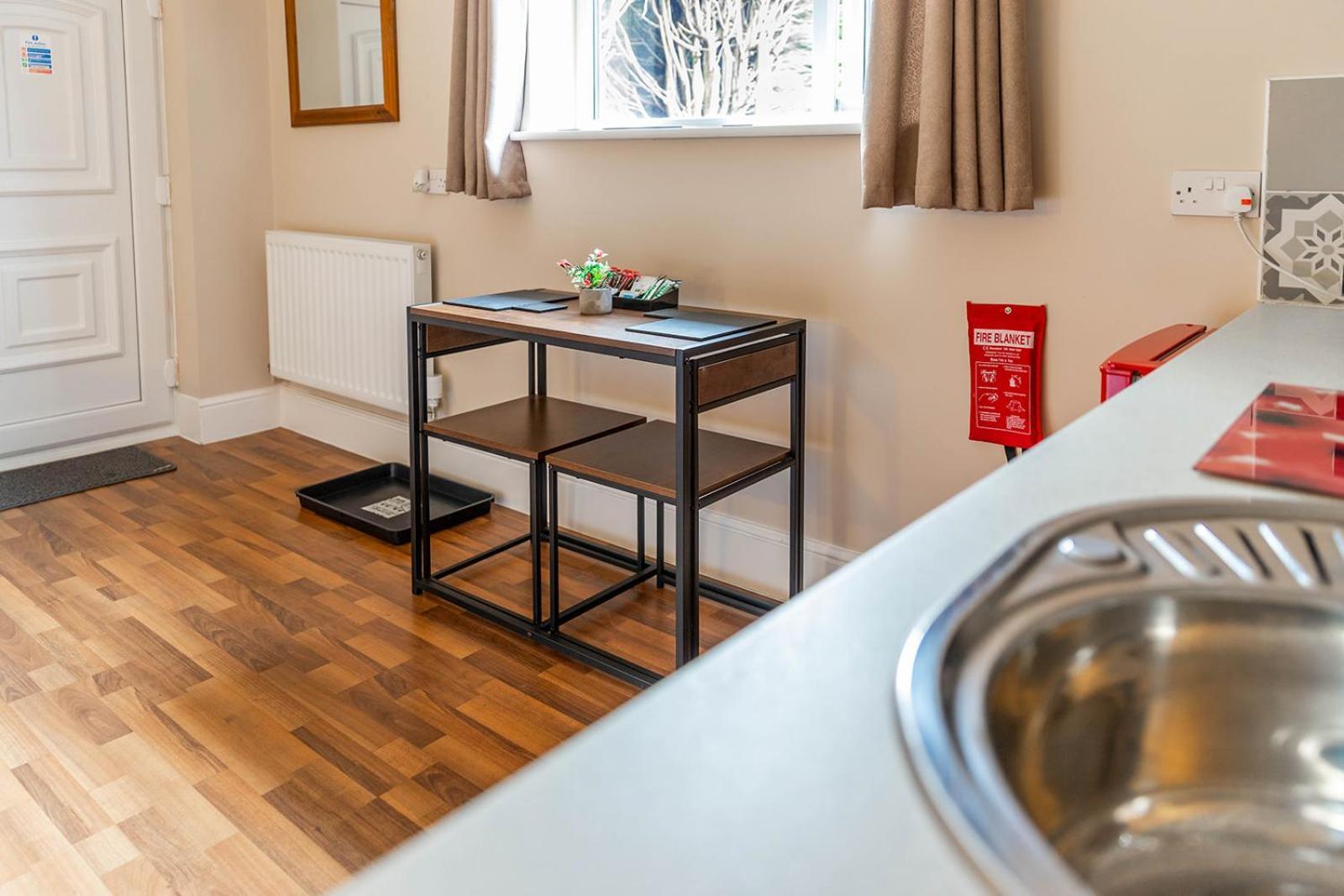 Windermere Studio Rooms - With Free Car Parking Onsite Zewnętrze zdjęcie